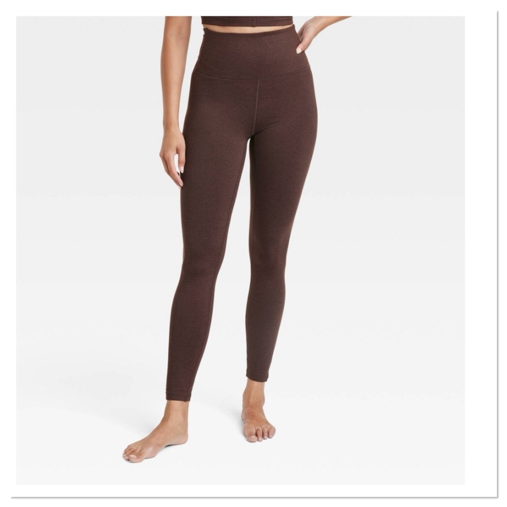 Women’s Allover Cozy Ultra High-Rise Leggings all in motion